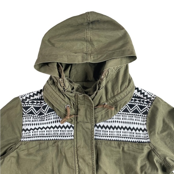Women’s ROXY Army Green Hooded Jacket w/ Aztec Pattern & Pockets MEDIUM - Picture 2 of 9